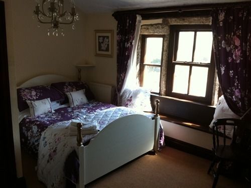 Inn Old Silent