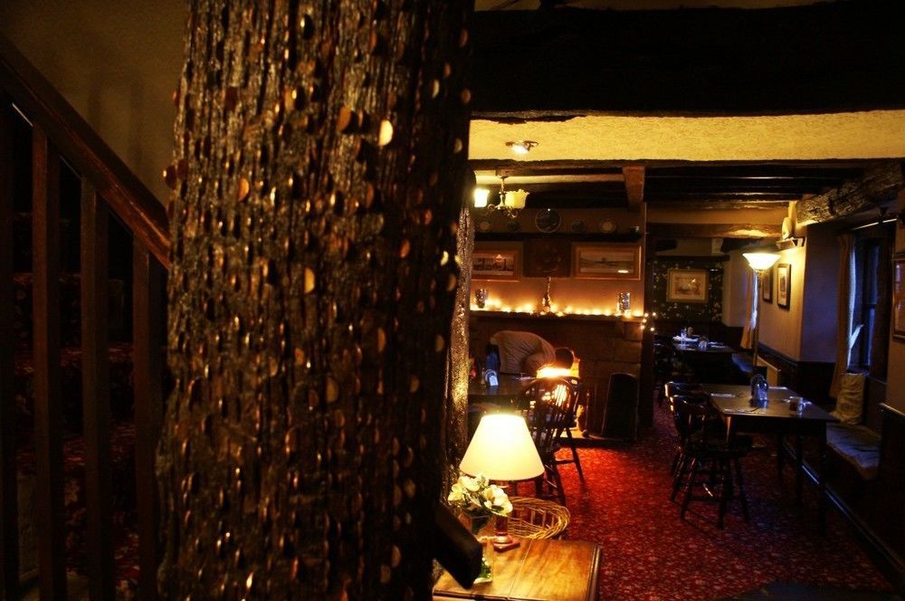 Inn Old Silent